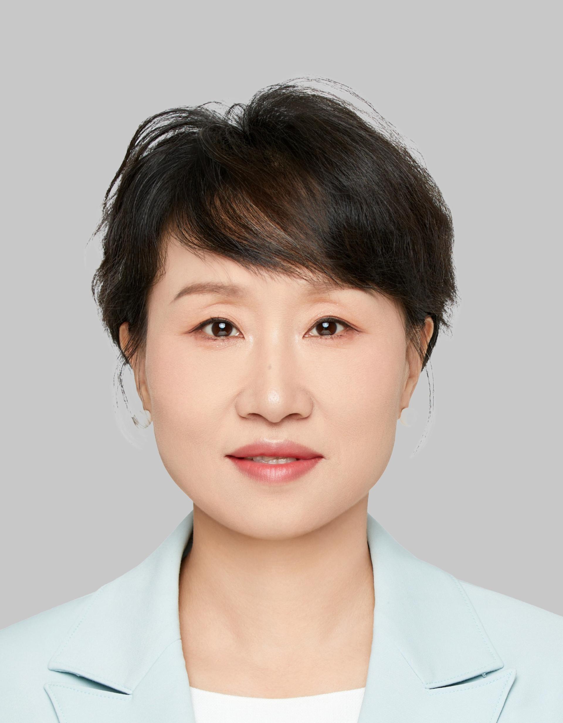 何莉